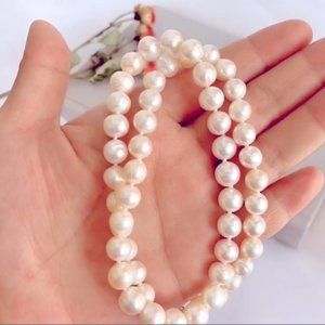 Luxurious Natural freshwater pearls necklace with a large size pearls